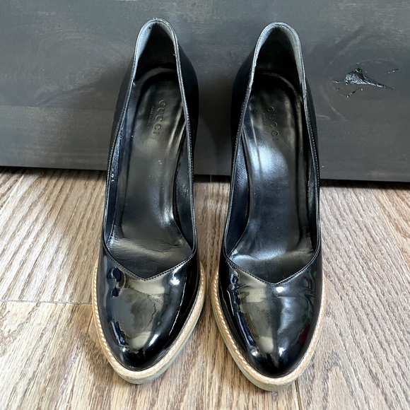 Authentic Gucci Patent Leather Pumps - Picture 1 of 5